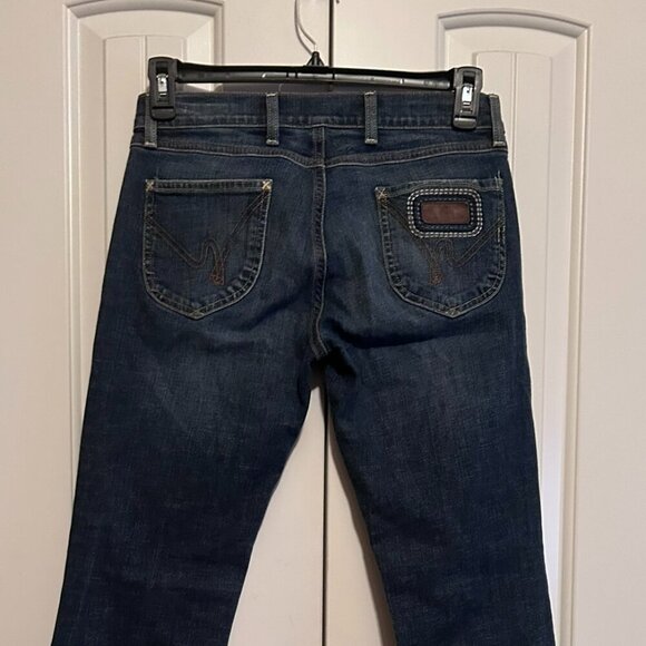 Citizens of Humanity Low Waist Boot Cut Jean in Size 31. - Picture 2 of 4